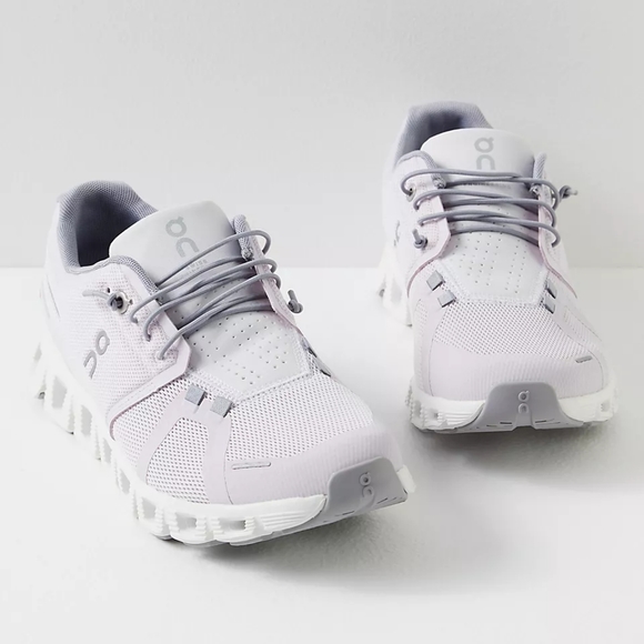 On Running Shoes - On Running Cloud 5 Women's Sneakers